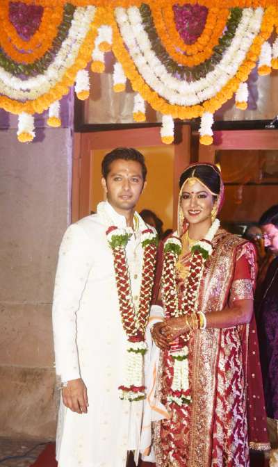 Actors Vatsal Sheth and Ishita Dutta tied the knot in a low key ceremony at the ISCKON temple in Mumbai.