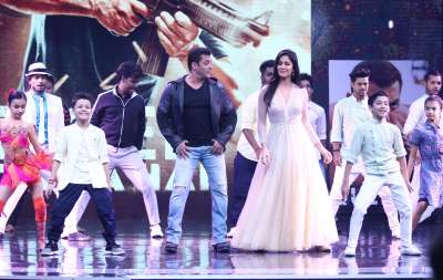 A hilarious and a fun episode was shot with Salman Khan and Katrina Kaif who graced the set of Sony Entertainment Television&rsquo;s biggest kids reality dance show Super Dancer Chapter 2 to promote their upcoming film Tiger Zinda Hai. 