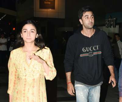 Bollywood stars Ranbir Kapoor and Alia Bhatt got papped recently as they arrived at the special screening of Sanjay Leela Bhansali's film Pamaavat. The film, whcih stars Deepika Padukone, Ranveer Singh and Shahid Kapoor, hit the cinemas today.