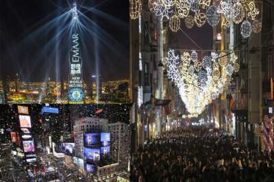 People all over the world welcomed 2018 with open hearts and enthusiasm. Some countries gave farewell to 2017 with breathtaking firework displays.