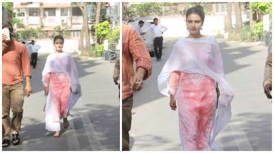 Fatima Sana Shaikh was spotted outside Aamir Khan's residence as she visited the superstar.