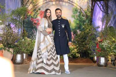 Bollywood actress Sonam Kapoor got hitched to beau Anand Ahuja in a private ceremony on Tuesday. In the evening, the couple hosted a grand reception at The Leela which was attended by who's who of Bollywood.&amp;nbsp;