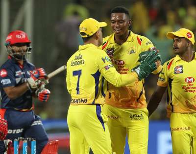 Shane Watson and MS Dhoni scored scintillating half-centuries to set up a 13-run win over Delhi Daredevils in Pune on Monday, taking the two-time IPL champions closer to a playoff berth. Watson (78 off 40) and Dhoni (51* off 22) gave a masterclass in power hitting to fire Super Kings to 211 for four after Daredevils opted to field on a good batting surface.