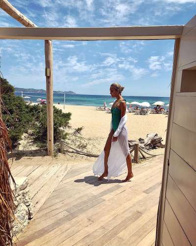 Lisa Haydon is undoubted, one of the hottest actresses of Bollywood. This picture from her holiday in Ibiza totally proves this.