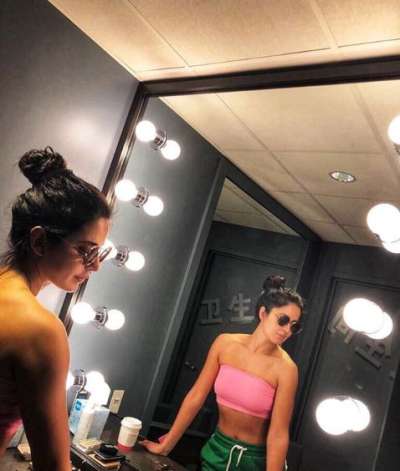 Salman Khan, Katrina Kaif, Jacqueline Fernandez along with other B-town celebs are in Los Angeles currently as a part of Dabangg Tour Reloaded. The pictures and videos of their performances are floating on the social media. On Tuesday, Katrina Kaif shared a picture of herself prepping up for her performance in her green room.&amp;nbsp;