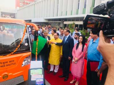 India TV Chairman and Editor-in-Chief Rajat Sharma,&amp;nbsp;India TV Managing Director Ritu Dhawan and&amp;nbsp;Union Health and Family Welfare Minister JP Nadda flag off battery operated bus service at AIIMS on Thursday.&amp;nbsp;
