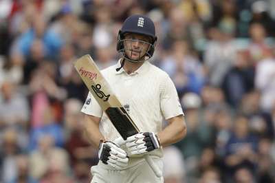 England's fast bowlers backed up an inspired innings from Jos Buttler by reducing India to 174-6 and grabbing command of the fifth test on day two at the Oval on Saturday.