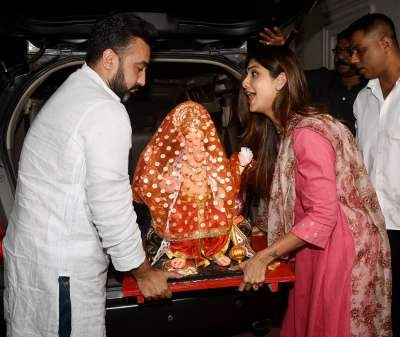 Like every year, Bollywood actress Shilpa Shetty welcomed Lord Ganesha to her house along with husband Raj Kundra and son Viaan