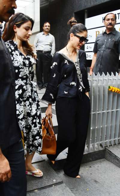 Kareena Kapoor Khan and sister-in-law Soha Ali Khan took out some time to spend quality moment with each other.