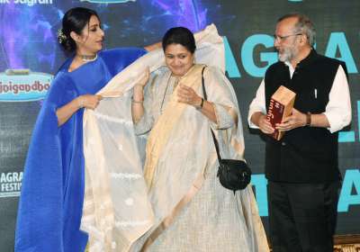 9th Jagran Film Festival&amp;nbsp;was a starry night with actors like Tabu, Varun Dhawan, Pankaj Kapoor and wife Supriya Pathak among others gracing the grand event.