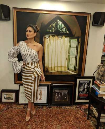 Kareena Kapoor Khan definitely knows how to slay every time she steps out of the house. The actress looked gorgeous as she launched her radio show, after which she had a blast with her girlfriends.