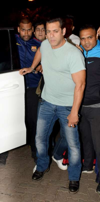 Handsome hunk&amp;nbsp;Salman Khan was spotted at brother Sohail Khan's office