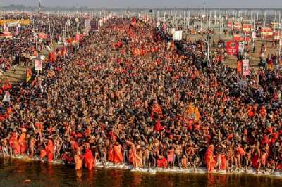 A sea of devotees gathered to take bath at Sangam on the occasion of Makar Sankranti