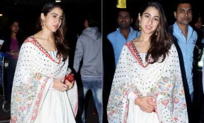 Sara Ali Khan is back at it. The actress has again stepped in her favourite kind of outfit; white salwar suit, at an event in Mumbai