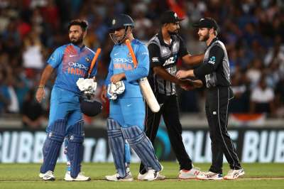 MS Dhoni watched from the 22 yards distance as his heir apparent Pant showed spunk in a tricky situation, guiding India to a comfortable 7-wicket victory against New Zealand in the second T20I.
