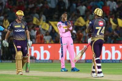 Openers Sunil Narine and Chris Lynn tore the Rajasthan Royals bowling attack to shreds to help Kolkata Knight Riders notch up an easy eight-wicket win in their IPL match.