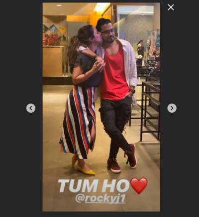 Hina Khan kissing boyfriend Rocky Jaiswal in her latest post.
