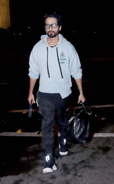 Shahid Kapoor made a dashing appearance at the airport