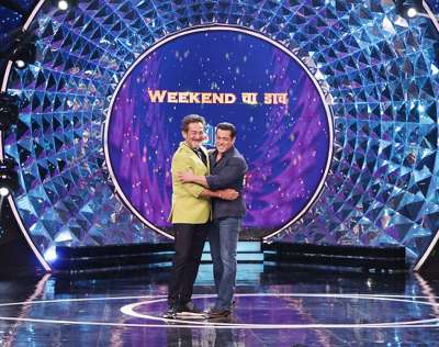 Bollywood superstar Salman Khan made an appearance on Bigg Boss Marathi Season 2 which is being hosted by Mahesh Manjrekar