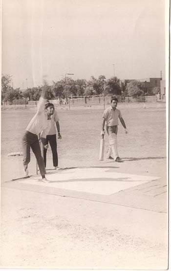 A young Arun Jaitley playing cricket with his friends during his college days.