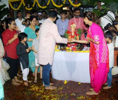 Shilpa Shetty and her husband Raj Kundra bid goodbye to Lord Ganesha with full enthusiasm on Tuesday