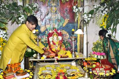 Bollywood actor Vivek Oberoi and his family bid farewell to Bappa on Friday