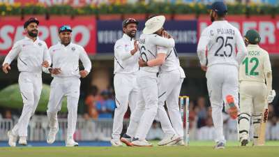 Bad light brought about an early end to the second day's play in the third and final Test between India and South Africa on Sunday.