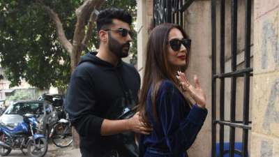 Arjun Kapoor joins Malaika Arora for Christmas lunch at her parents&amp;rsquo; residence. Check photos