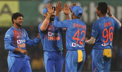 A disciplined Indian attack proved too good for the struggling Sri Lankans, reducing the visitors to a below-par 142 for nine in the second T20 International.