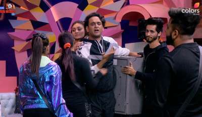 Bigg Boss 13 January 31 Highlights Vikas Gupta shows his