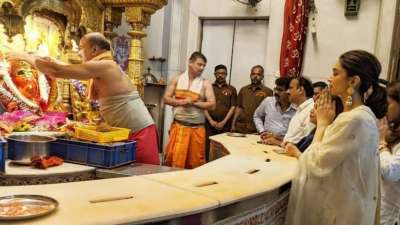 Deepika Padukone seeks blessing for Chhapaak at Mumbai's Siddhivinayak Temple
