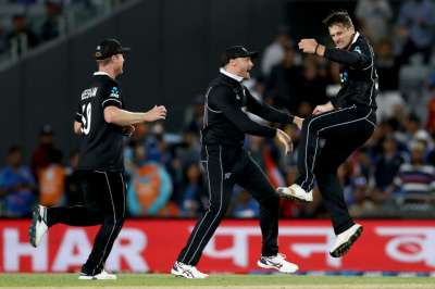 India suffered a 22-run defeat at the hands of New Zealand in the second one-dayer to lose the three-match series at Eden Park on Saturday.