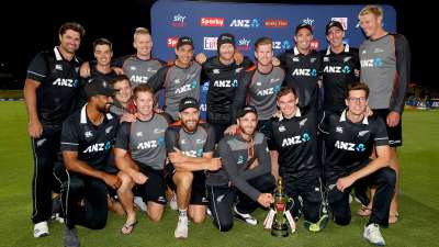 Colin de Grandhomme smashed an unbeaten 28-ball 58 as New Zealand crushed India by five wickets in the final ODI at the Bay Oval on Tuesday, thereby clinching the three-match series 3-0.