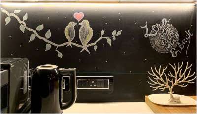 &amp;nbsp;Lovely Divyanka created a doodle art on the kitchen wall to surprise hubby on their 4th anniversary. The actor also wrote, &amp;ldquo;Love you to the moon and back&amp;rdquo; for her husband Vivek Dahiya.&amp;nbsp;