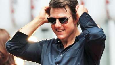 Known to charm the viewers with his acting and action skills, Tom Cruise seriously considered being a priest. But later decided to be an actor.