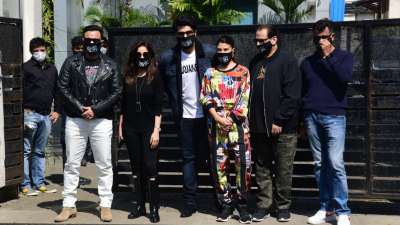 Star cast of movie Bhoot Police&amp;nbsp; Saif Ali Khan, Arjun Kapoor, Jacqueline Fernandez, Yami Gautam jet off to Dalhousie to begin the shoot of the film.