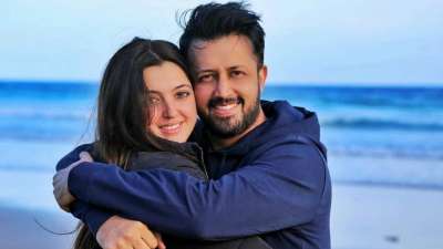 Pakistani singer Atif Aslam enjoys a huge fanbase. While many girls are crazy about his singing and good looks, he is madly in love with his wife Sara Bharwana.
