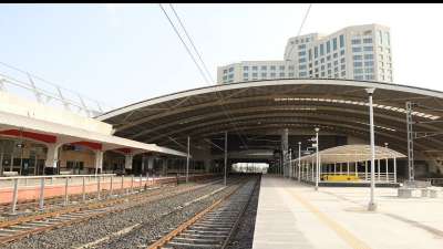Gandhinagar Capital Station in Gujarat has been upgraded by Indian Railways to be equipped with world-class modern passenger amenities. For the first time on the Indian Railways, a station has a roof covered with seamless aluminium sheeting over all platforms &amp;amp; tracks. It is equipped with modern passenger amenities besides its aesthetically designed building.