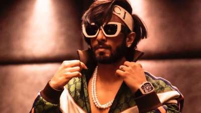 Ranveer Singh has been teasing fans with various looks from his Delhi trip with filmmaker Karan Johar. From selfies to uber-cool looks, the actor has been oozing hotness in every click.