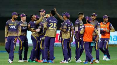 Kolkata Knight Riders beat Sunrisers Hyderabad by six wickets to keep their IPL play-offs hopes alive here on Sunday.