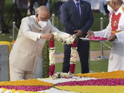 President Ram Nath Kovind pays homage to Mahatma Gandhi on the occasion of his birth anniversary at Rajghat