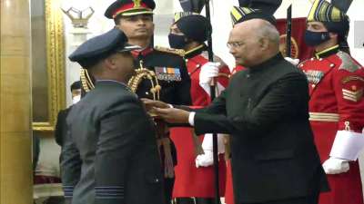 Wing Commander (now Group Captain) Abhinandan Varthaman being accorded the Vir Chakra by President Ram Nath Kovind, for shooting down a Pakistani F-16 fighter aircraft during aerial combat on February 27, 2019.