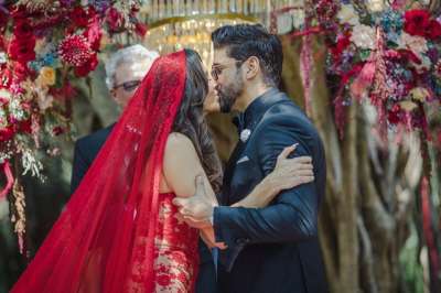 Farhan and Shibani had a Christian wedding on Feb 19. They kiss each other after exchanging vows