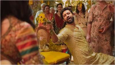 Punjabi groom Vicky Kaushal looked handsome in a well-trimmed beard. He decided to keep his facial hair and looked dashing in the pics from his marriage ceremony&amp;nbsp;