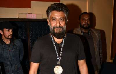 Filmmaker Vivek Agnihotri attended a special screening of his movie The Kashmir Files in Bandra, Mumbai recently. He was also felicitated at the event where he addressed the audience