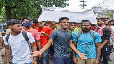Youngsters protest outside the Army Recruitment Office (ARO-Jharkhand Chapter) against the Agnipath scheme, in Ranchi, Thursday, June 16, 2022. Centre on Tuesday announced the short-term recruitment plan to enlist young citizens into the armed forces.
&amp;nbsp;