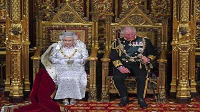 Formal steps after instant shift from UK queen to king - Times of India