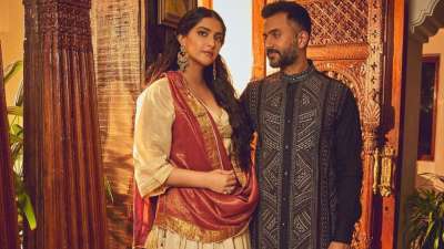  Sonam Kapoor and Anand Ahuja's Diwali photos are loaded with joy and happiness. The actress took to Instagram to share the gorgeous photos as the couple looked ravishing together in traditional outfits.  