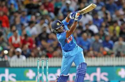 Led by Vijay Shankar's 43 off 28 balls, India came close to New Zealand's set target of 213, but fell short just by 5 runs.