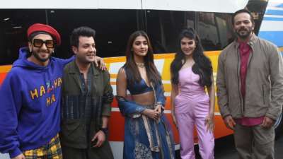 The Cirkus star-cast was spotted on the sets of The Kapil Sharma Show on Friday, as they graced the show to promote their much-anticipated comedy-drama.&nbsp;